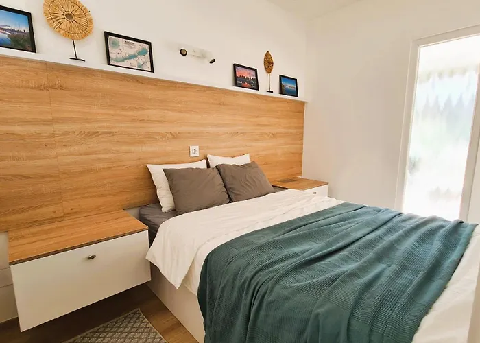 Edison Villa 107